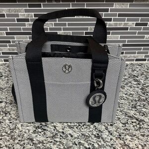 Lululemon Athletica - Two Tone Canvas Mini 4.5L